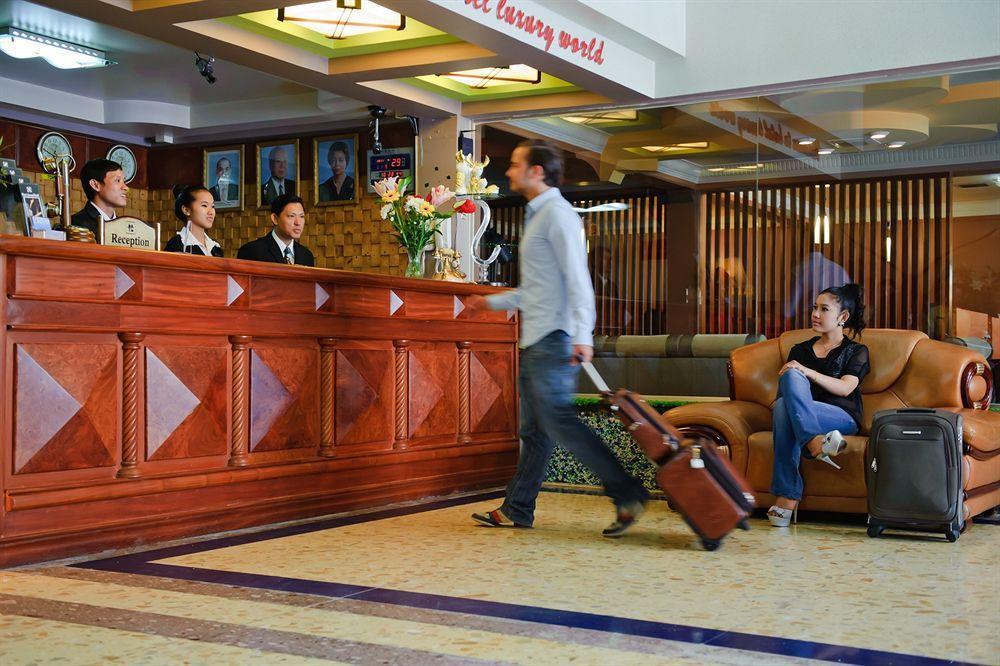 Hotel Luxury World Phnompen Kültér fotó
