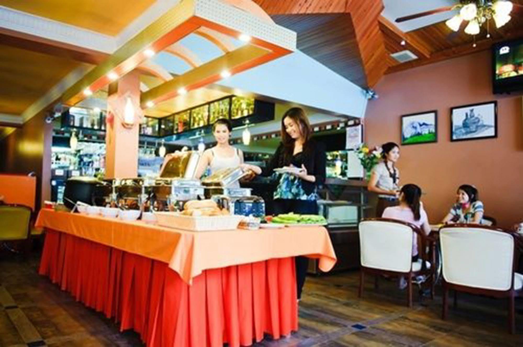 Hotel Luxury World Phnompen Kültér fotó