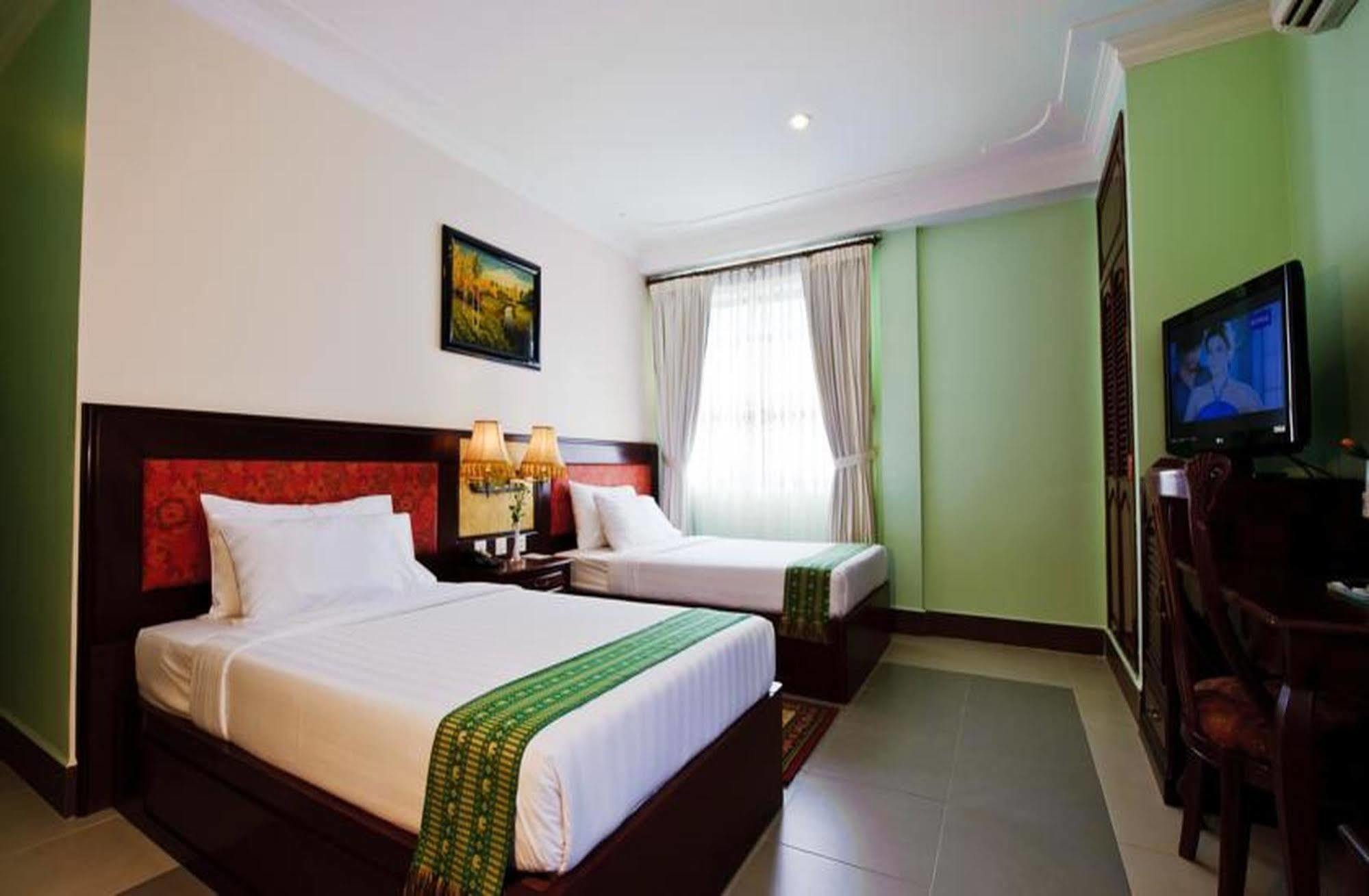 Hotel Luxury World Phnompen Kültér fotó