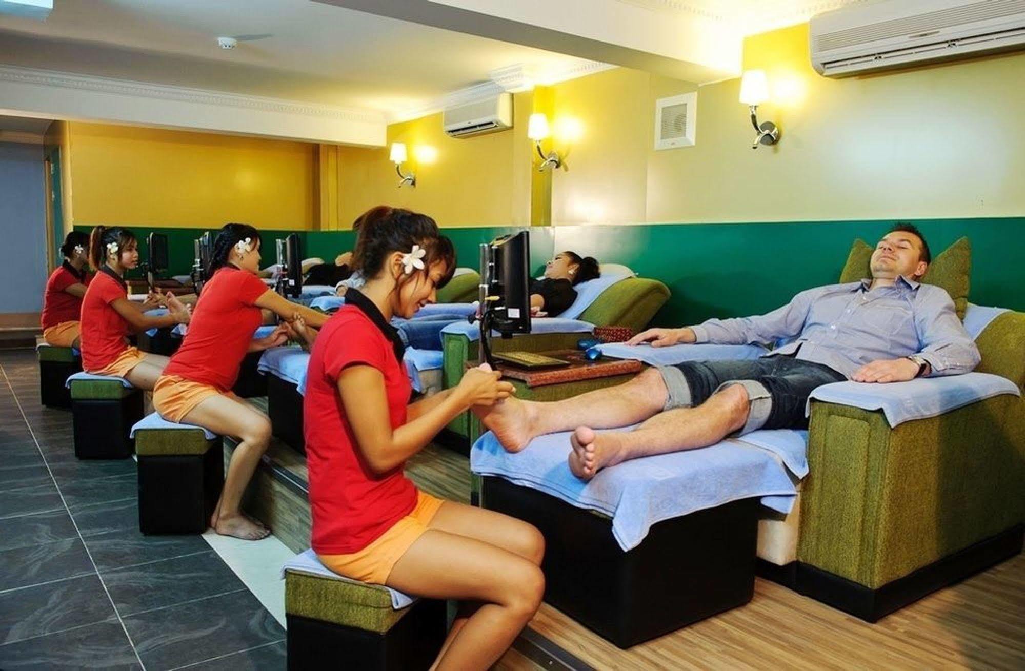 Hotel Luxury World Phnompen Kültér fotó